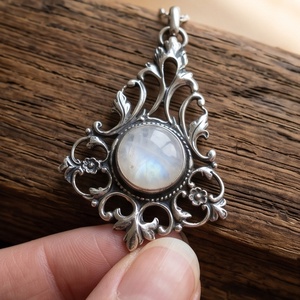 Ezüst medál Ag925/1000  Holdkő (Rainbow Moonstone) - ékszer - nyaklánc - medál - Meska.hu