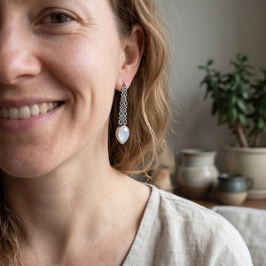 Ezüst Pötty  fülbevaló Ag925 Holdkő (Rainbow Moonstone) - ékszer - fülbevaló - pötty fülbevaló - Meska.hu