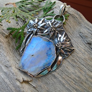 Ezüst medál Ag925/1000  Holdkő (Rainbow Moonstone) - ékszer - nyaklánc - medál - Meska.hu