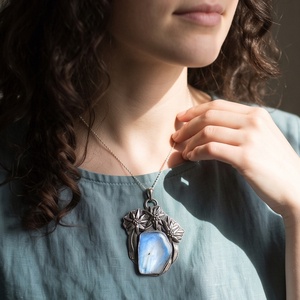 Ezüst medál Ag925/1000  Holdkő (Rainbow Moonstone) - ékszer - nyaklánc - medál - Meska.hu
