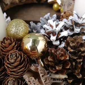 Adventi koszorú számozott fehér gyertyával - karácsony - Meska.hu