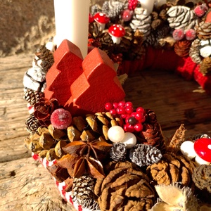 Piros-fehér adventi koszorú fehér gyertyákkal - karácsony - adventi díszek - adventi koszorú - Meska.hu