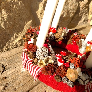Piros-fehér adventi koszorú fehér gyertyákkal - karácsony - adventi díszek - adventi koszorú - Meska.hu