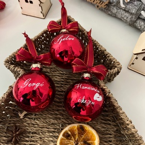 Karácsonyi üveggömb (karácsonyfadísz) - Burgundi - fényes egyedi felirattal - karácsony - karácsonyi lakásdekoráció - karácsonyfadíszek - Meska.hu