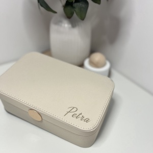 � Névre szóló ékszertartó doboz � személyre szabott ajándék - ékszer - ékszertartó - ékszerdoboz - Meska.hu