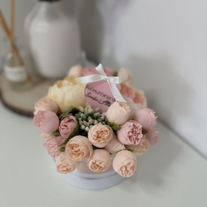 Virág-box (szülőköszöntő, nőnap, anyák napja, óvodai bölcsődei nevelő ajándék)  - otthon & életmód - virágdekoráció - virágok - virágbox - Meska.hu