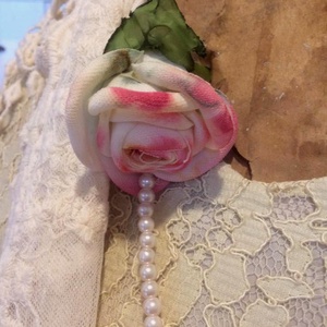 Gyöngyöző romantika - egyedi, rózsás gyöngysor - ékszer - nyaklánc - gyöngyös nyaklánc - Meska.hu