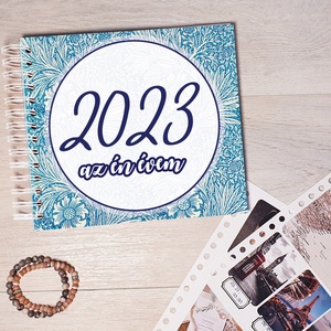 Scrapbook / emlékkönyv / napló kék színű 2023-as borítómintával, ajándék ötlet Karácsonyra, Otthon & Életmód, Papír, írószer, Jegyzetfüzet & Napló, Fotó, grafika, rajz, illusztráció, Papírművészet, MESKA