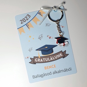 Ballagási ajándékozó kártya - ballagó kalapos kulcstartóval, névre szóló, (diplomaosztó ajándék, ballagási ajándék) - otthon & életmód - papír, írószer - ajándékozás kellékei - ajándékkísérő - Meska.hu