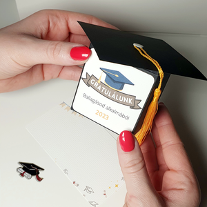 Ballagási ajándékozó doboz - ballagó kalapos AJÁNDÉK kitűzővel(diplomaosztó ajándék, ballagási ajándék, pénzátadó doboz) - otthon & életmód - papír, írószer - ajándékozás kellékei - pénzátadó doboz - Meska.hu
