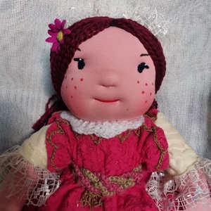 Waldorf jellegű lány baba csipke ruhában, makramé övvel; Rongybaba; Játékbaba, Játék & Sport, Baba & babaház, Baba, Baba-és bábkészítés, Horgolás, MESKA