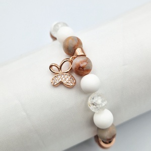 Rosegold karkötő cirkóniás pillangó medállal - ékszer - karkötő - gyöngyös karkötő - Meska.hu
