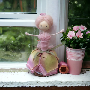 Lány rózsaszoknyában, Otthon & Lakás, Dekoráció, Asztal és polc dekoráció, Asztaldísz, Baba-és bábkészítés, Meska