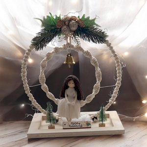 Egyedi karácsonyi asztaldísz makramé babával  fehér-arany ünnepi hangulatban - karácsony - adventi díszek - adventi asztaldísz - Meska.hu
