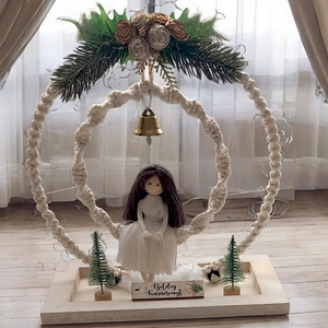 Egyedi karácsonyi asztaldísz makramé babával  fehér-arany ünnepi hangulatban, Karácsony, Adventi díszek, Adventi asztaldísz, Csomózás, MESKA
