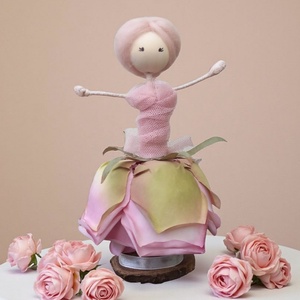 Romantikus rózsaszoknyás lány  egyedi kézműves polcdísz (14 cm) - otthon & életmód - dekoráció - asztal és polc dekoráció - asztaldísz - Meska.hu