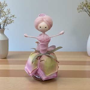 Romantikus rózsaszoknyás lány  egyedi kézműves polcdísz (14 cm) - otthon & életmód - dekoráció - asztal és polc dekoráció - asztaldísz - Meska.hu