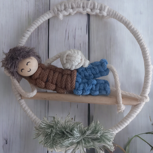 Fiús labdás falidísz  nyári hangulatban, makramé fonallal - otthon & életmód - dekoráció - fali és függő dekoráció - falra akasztható dekor - Meska.hu