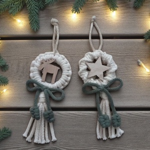 Makramé Karácsonyfadísz Párban  Fehér Fonál, Fa Karikán, Természetes Dekorral - karácsony - karácsonyi lakásdekoráció - karácsonyfadíszek - Meska.hu