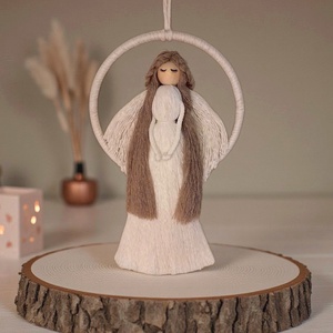 Makramé angyal falidísz  hosszú fehér ruhás, fonal szárnyas angyal makramé karikán, Karácsony, Karácsonyi lakásdekoráció, Karácsonyi lakásdíszek, Csomózás, Baba-és bábkészítés, MESKA