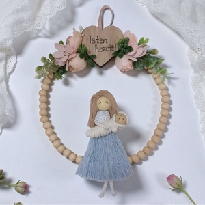 Makramé babaváró ajándék  személyre szabható figura babával, Isten hozott felirattal, barack virágokkal díszítve - otthon & életmód - babaszoba, gyerekszoba - babaszoba dekoráció - Meska.hu Makramé babaváró ajándék  személyre szabható figura babával, Isten hozott felirattal, barack virágokkal díszítve - otthon & életmód - babaszoba, gyerekszoba - babaszoba dekoráció - Meska.hu