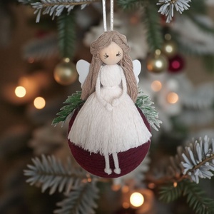 Karácsonyfadísz  makramé angyal bordó gömbön - karácsony - karácsonyi lakásdekoráció - karácsonyfadíszek - Meska.hu