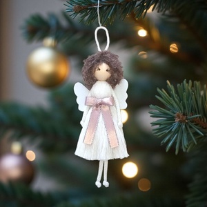 Makramé angyal karácsonyfadísz  kócos hajjal, elegáns masnival és filc szárnnyal - karácsony - karácsonyi lakásdekoráció - karácsonyfadíszek - Meska.hu