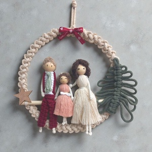 Makramé karácsonyi családi falidísz  egyedi, személyre szabott ajándék - karácsony - karácsonyi lakásdekoráció - karácsonyi lakásdíszek - Meska.hu