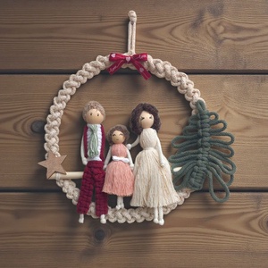 Makramé karácsonyi családi falidísz  egyedi, személyre szabott ajándék - karácsony - karácsonyi lakásdekoráció - karácsonyi lakásdíszek - Meska.hu