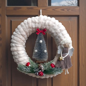 Karácsonyi ajtódísz / kopogtató kócos makramé angyalkával és ezüst fenyőfával - karácsony - karácsonyi lakásdekoráció - karácsonyi ajtódíszek - Meska.hu