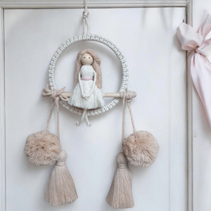 Natúr makramé falidísz ekrü és bézs színekben � makramé baba karikán, bojtokkal és pompommal - otthon & életmód - dekoráció - fali és függő dekoráció - falra akasztható dekor - Meska.hu