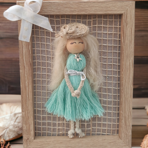 Makramé lány képkeretben � türkiz ruhás, kalapos figura  - otthon & életmód - dekoráció - kép & falikép - 3d képek - Meska.hu