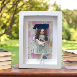 Ballagási ajándék - Személyre szabható makramé baba lufis háttérrel, Otthon & Életmód, Dekoráció, Kép & Falikép, 3d képek, Csomózás, Baba-és bábkészítés, MESKA