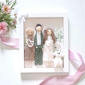 Makramé szülőköszöntő kép esküvőre, személyre szabhatószülőköszöntő ajándék személyreszabott figurákkal - esküvő - emlék & ajándék - szülőköszöntő ajándék - Meska.hu