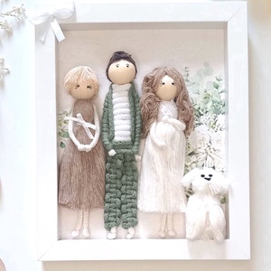 Makramé szülőköszöntő kép esküvőre, személyre szabhatószülőköszöntő ajándék személyreszabott figurákkal - esküvő - emlék & ajándék - szülőköszöntő ajándék - Meska.hu