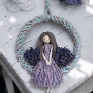 Levendulás Makramé Baba � Orgona Cirmos Ruhában, Vintage Dekor Karikán - otthon & életmód - dekoráció - ajtó- és ablak dekoráció - ajtódísz & kopogtató - Meska.hu