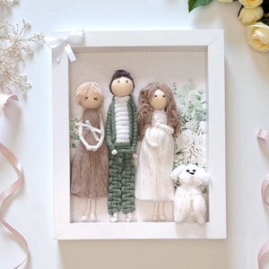 Makramé szülőköszöntő kép esküvőre, személyre szabható szülőköszöntő ajándék személyreszabott figurákkal - esküvő - emlék & ajándék - szülőköszöntő ajándék - Meska.hu