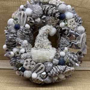 Téli kopogtató sipkával, Karácsony, Adventi díszek, Adventi ajtódísz, Virágkötés, MESKA