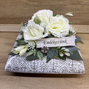 Sírdísz fehér liziantusszal 2, Otthon & Életmód, Vallás, Temetkezési tárgy, Sírdísz, kegyeleti dísz, Virágkötés, MESKA