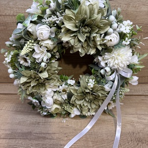 Olajzöld kopogtató, Otthon & Életmód, Dekoráció, Ajtó- és ablak dekoráció, Ajtódísz & Kopogtató, Virágkötés, MESKA