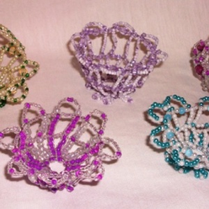 Húsvéti tojástartó kosár gyöngyből. Különleges asztali dísz - Meska.hu