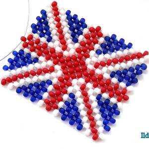 Union Jack zászlós nyaklánc, Ékszer, Nyaklánc, Medálos nyaklánc, Gyöngyfűzés, gyöngyhímzés, Egyre több barátom él az Egyesült Királyságban, ennek jegyében született ez a zászlós nyaklánc. Raw..., MESKA