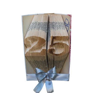 25 hajtogatott könyv, könyvszobor évfordulóra - Rendelésre, Otthon & Életmód, Dekoráció, Asztal és polc dekoráció, Könyvszobor, Papírművészet, Újrahasznosított alapanyagból készült termékek, MESKA