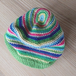  Színes, csíkos horgolt sapka - ruha & divat - sál, sapka, kendő - sapka - Meska.hu