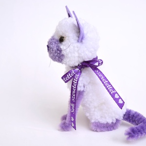 Orgona a lila-fehér kis cica - otthon & életmód - dekoráció - dísztárgy - Meska.hu