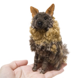 Barna hiéna (Hyaena brunnea) - otthon & életmód - dekoráció - dísztárgy - Meska.hu