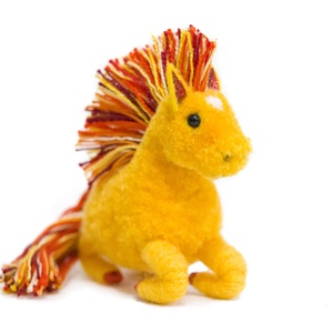 Tűzló pompon figura - Meska.hu