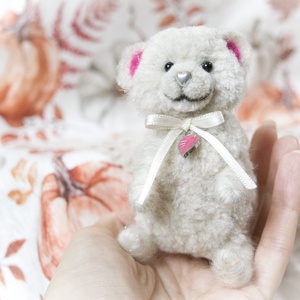 Pom - Teddy maci - Pink Levélke - otthon & életmód - dekoráció - dekoratív figurák és szobrok - Meska.hu