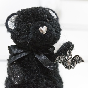 Pom - Teddy Halloween maci és a Denevér - Meska.hu