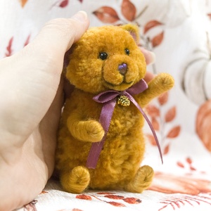 Pom - Teddy maci - Arany Avarka - otthon & életmód - dekoráció - dekoratív figurák és szobrok - Meska.hu
